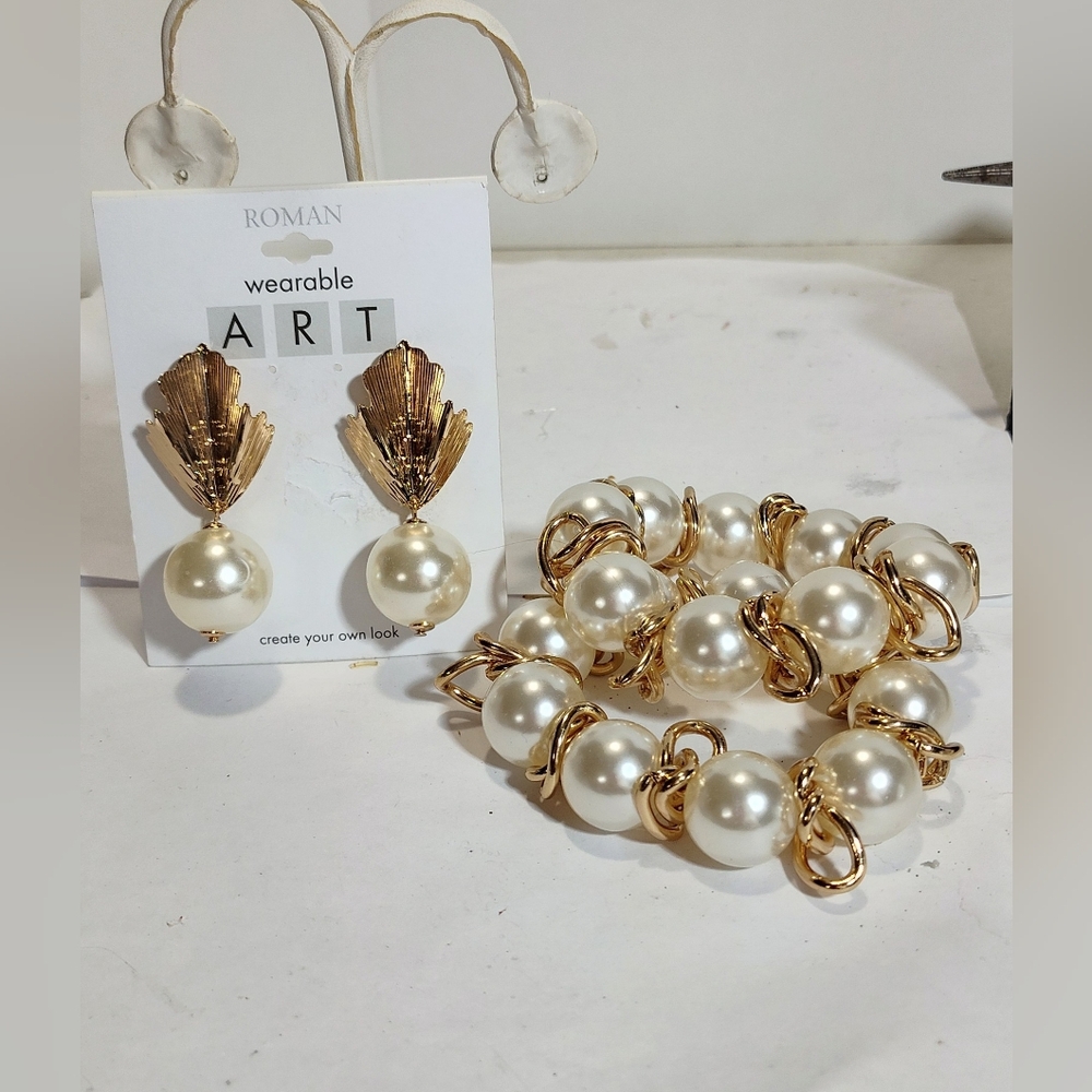 Romans 3:Pcs Gold and White Pearl Earrings And Stretch Bracelet Set